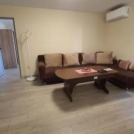 Апартамент Андромеда 2 Apartment Kazanlak