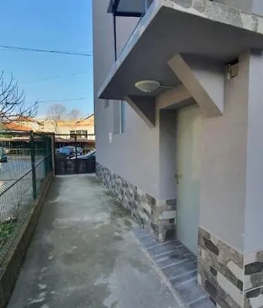 Апартамент Андромеда 2 Apartment Kazanlak